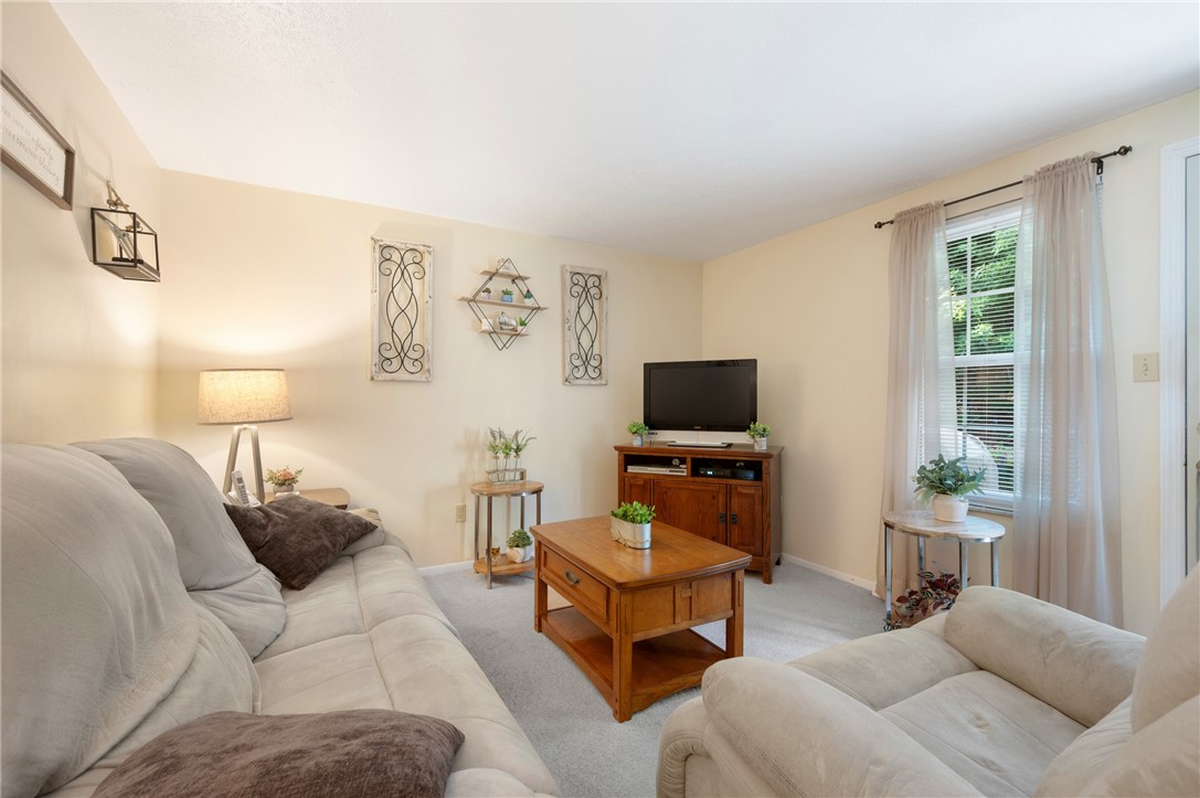 Hampton, Pennsylvania 15044, United States, 2 Bedrooms Bedrooms, ,2 BathroomsBathrooms,Residential,Active,188899