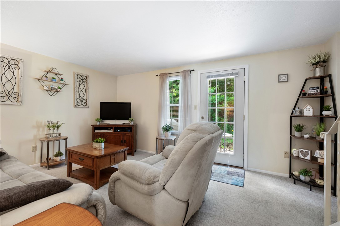 Hampton, Pennsylvania 15044, United States, 2 Bedrooms Bedrooms, ,2 BathroomsBathrooms,Residential,Active,188899