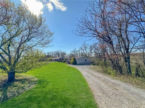 Photo of 1115 Martin Rd, Tarentum, PA 15084 (MLS # 1747850)