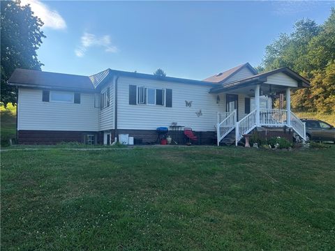 Photo of 65 Sandrock Rd, Vanderbilt, PA 15486 (MLS # 1745304)