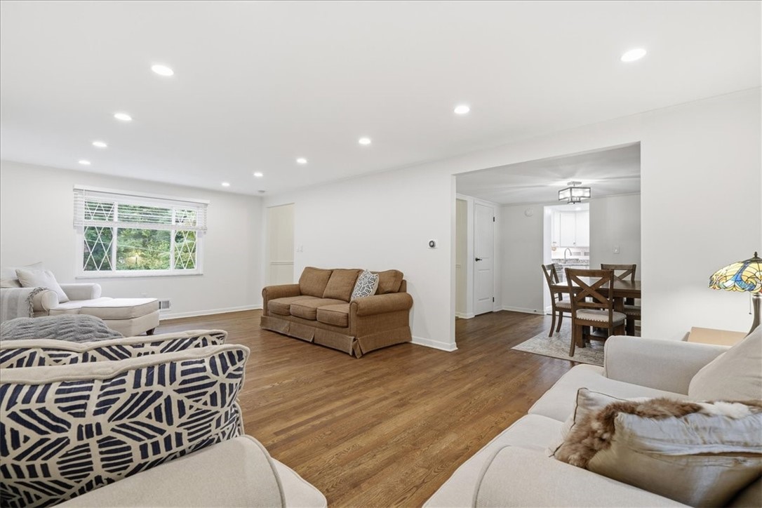 356 Sharon Dr