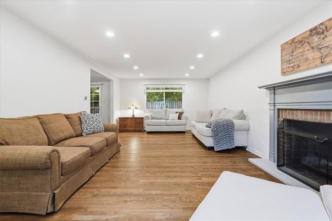 356 Sharon Dr