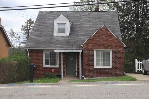 Photo of 3059 Mount Troy Rd, Pittsburgh, PA 15212 (MLS # 1749357)