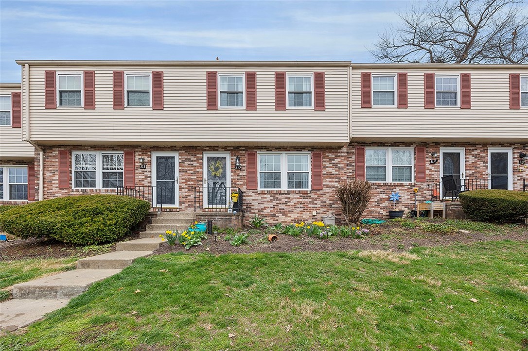 315 Laporte Ct