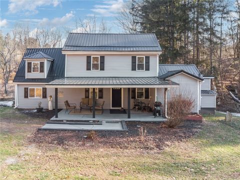 Photo of 161 Lucky Ln, Dawson, PA 15428 (MLS # 1738118)