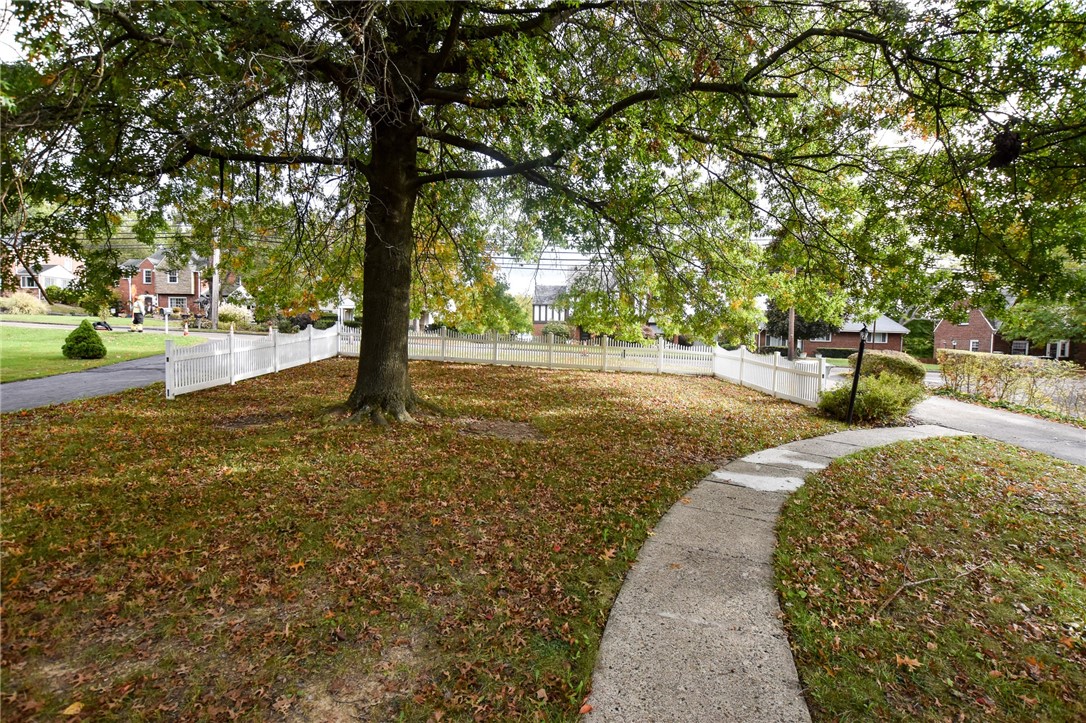 Shaler, Pennsylvania 15116, United States, 3 Bedrooms Bedrooms, ,3 BathroomsBathrooms,Residential,Contingent,38371