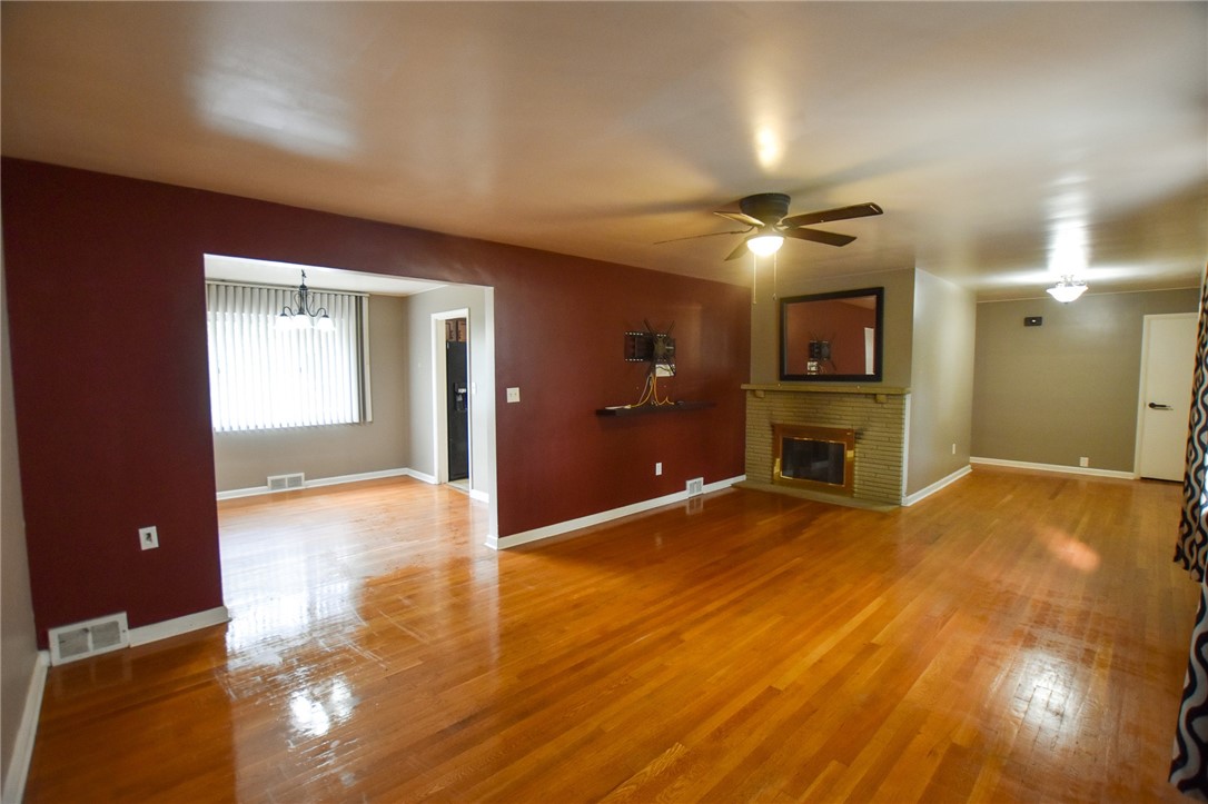 Shaler, Pennsylvania 15116, United States, 3 Bedrooms Bedrooms, ,3 BathroomsBathrooms,Residential,Contingent,38371