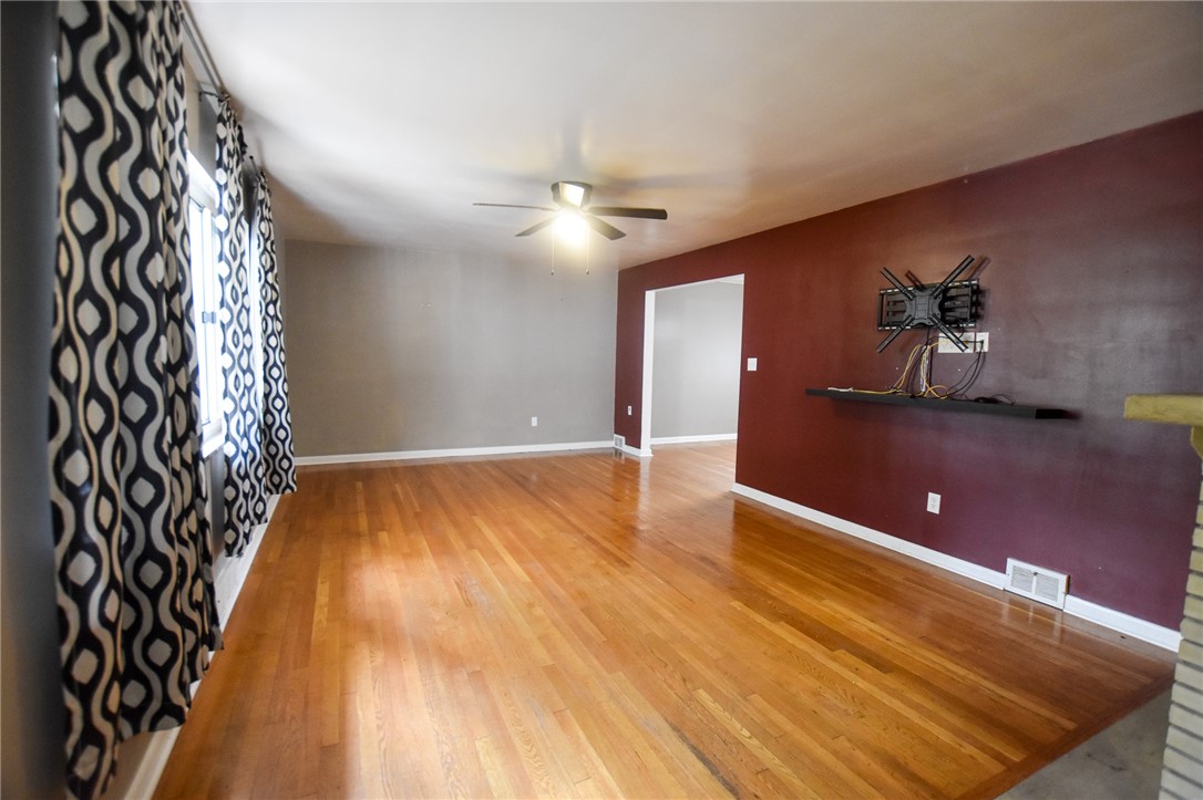 Shaler, Pennsylvania 15116, United States, 3 Bedrooms Bedrooms, ,3 BathroomsBathrooms,Residential,Contingent,38371