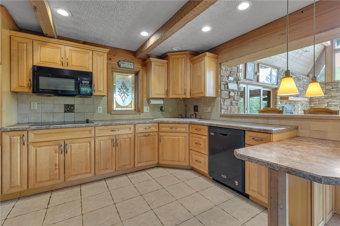 Chippewa Twp, Pennsylvania 15010, United States, 3 Bedrooms Bedrooms, ,2 BathroomsBathrooms,Residential,Active,129980