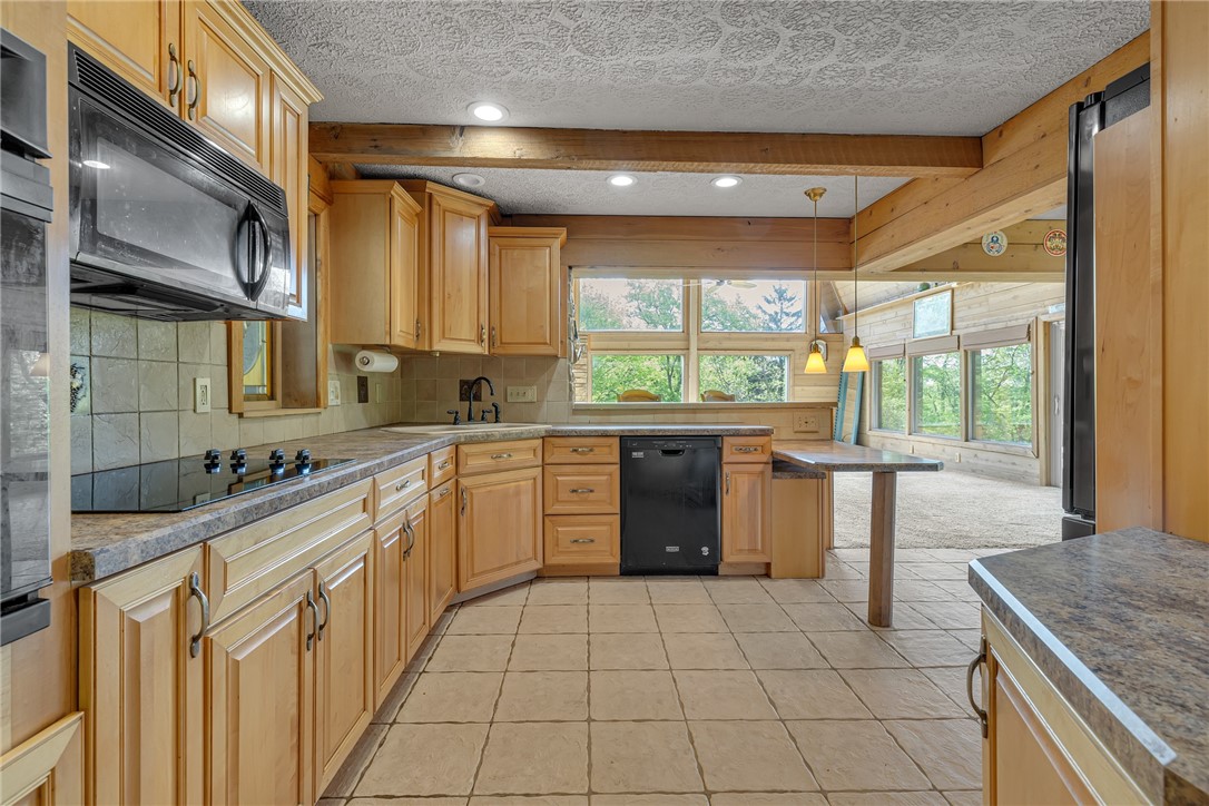 Chippewa Twp, Pennsylvania 15010, United States, 3 Bedrooms Bedrooms, ,2 BathroomsBathrooms,Residential,Active,129980