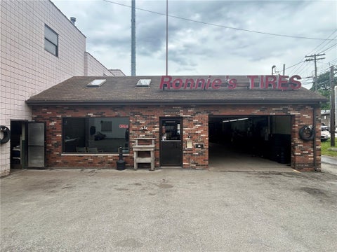 Photo for 1657 Saw Mill Run Blvd