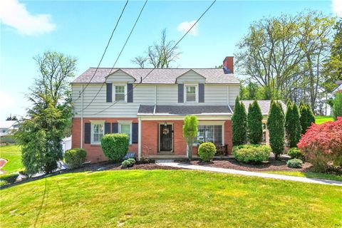 Photo of 32 Northmont St, Greensburg, PA 15601 (MLS # 1751207)