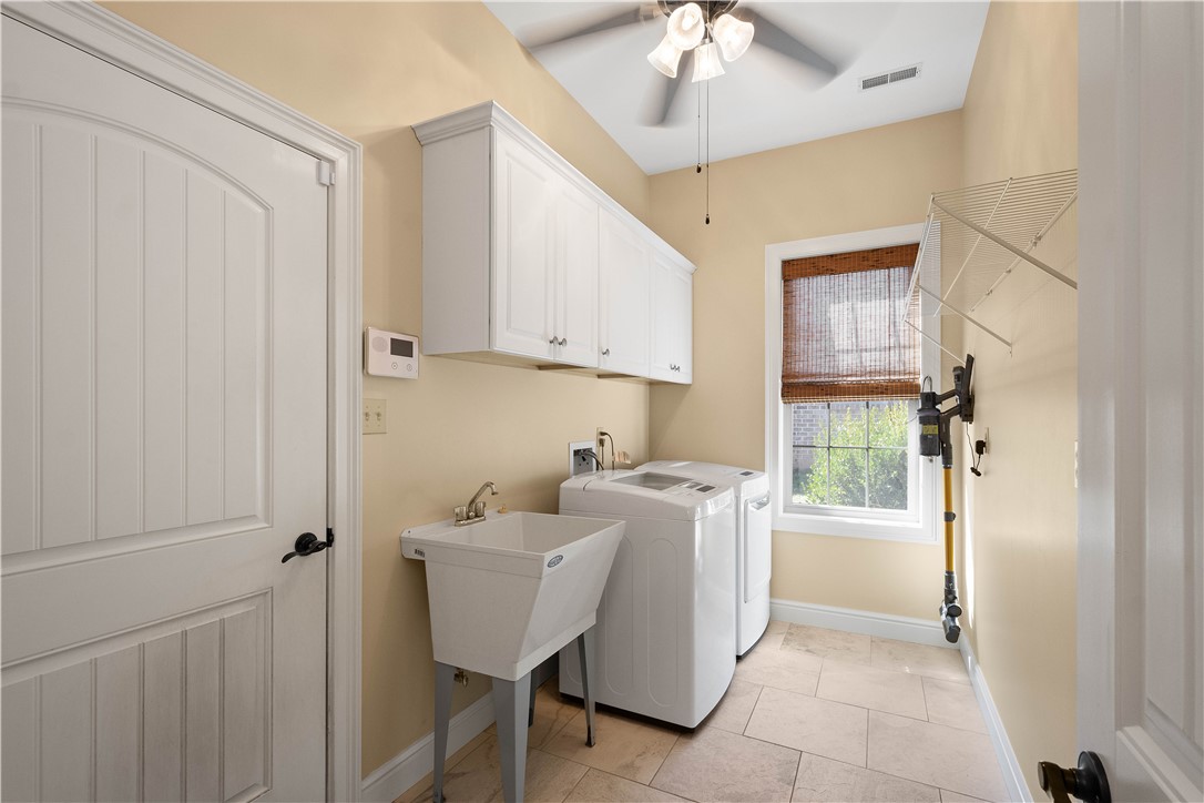 North Strabane, Pennsylvania 15317, United States, 4 Bedrooms Bedrooms, ,3 BathroomsBathrooms,Residential,Pending,83824