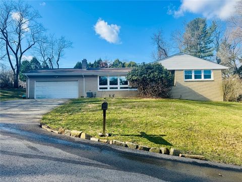 106 Sunset Dr Bell Acres PA 15143