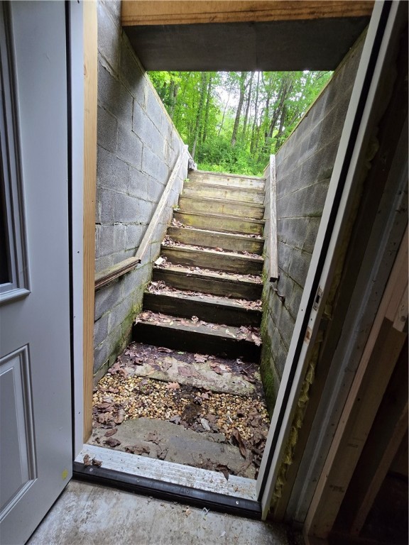 Jefferson Twp - Mer, Pennsylvania 16137, United States, 2 Bedrooms Bedrooms, ,1 BathroomBathrooms,Residential,Pending,139725