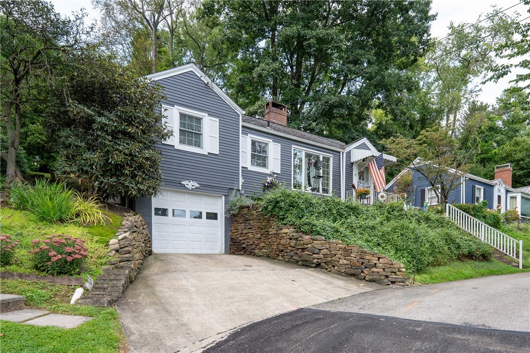 730 Eastview Ave