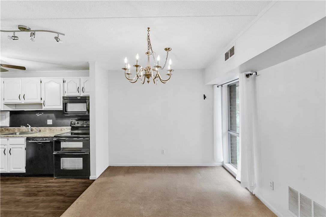 2401 Charlemagne Cir