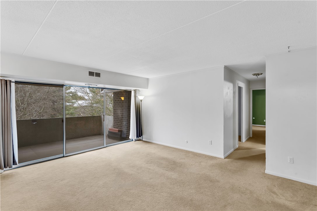 2401 Charlemagne Cir