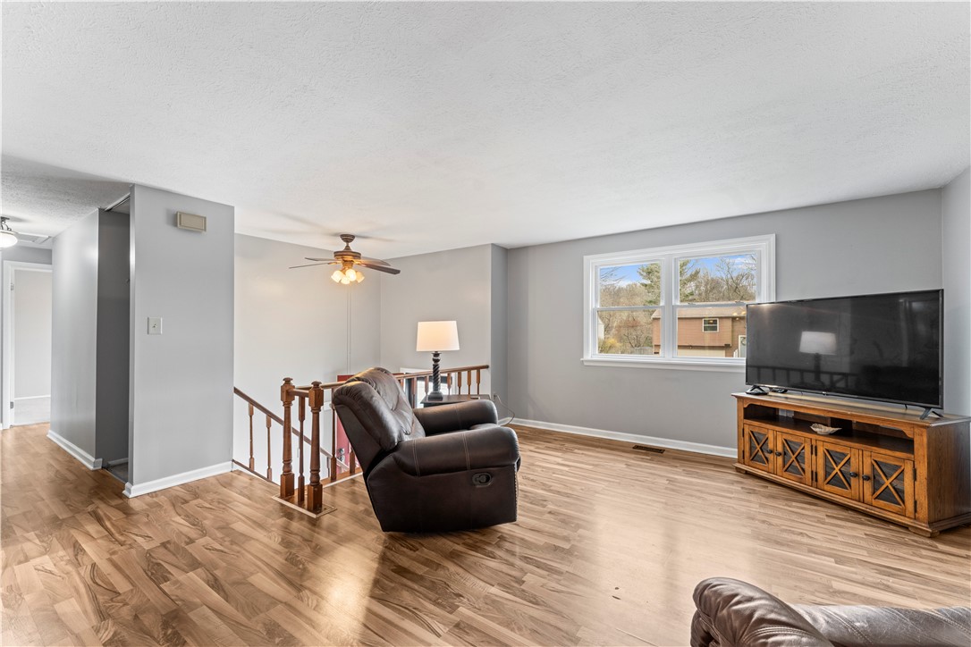 1179 Mike Reed Dr Dr, South Park, Pennsylvania image 3