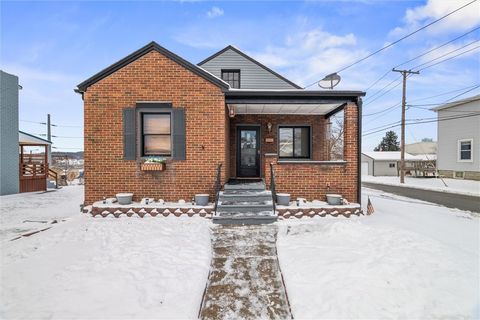 44 Franklin Avenue Ellwood City PA 16117