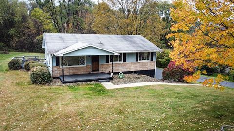 Photo of 414 Holyoke Rd, Butler, PA 16001 (MLS # 1727128)