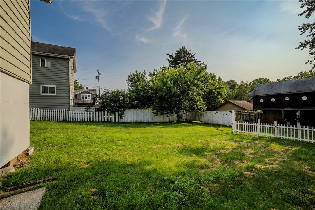 158 Gross Ave