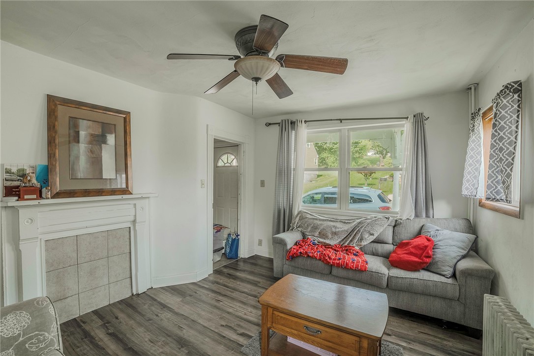 158 Gross Ave