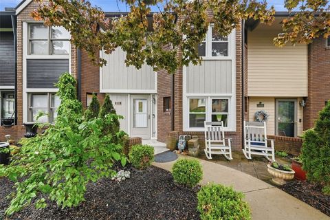 Photo of 606 Canterbury Dr, Coraopolis, PA 15108 (MLS # 1751434)