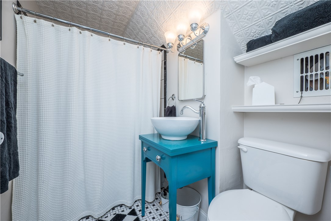 Beechview, Pennsylvania 15216, United States, 3 Bedrooms Bedrooms, ,3 BathroomsBathrooms,Residential,Contingent,230539