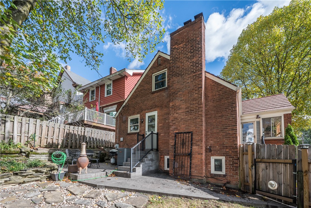 Beechview, Pennsylvania 15216, United States, 3 Bedrooms Bedrooms, ,3 BathroomsBathrooms,Residential,Contingent,230539