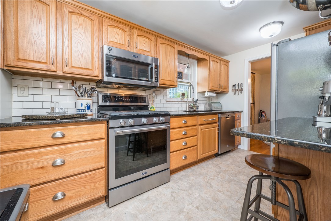 Beechview, Pennsylvania 15216, United States, 3 Bedrooms Bedrooms, ,3 BathroomsBathrooms,Residential,Contingent,230539