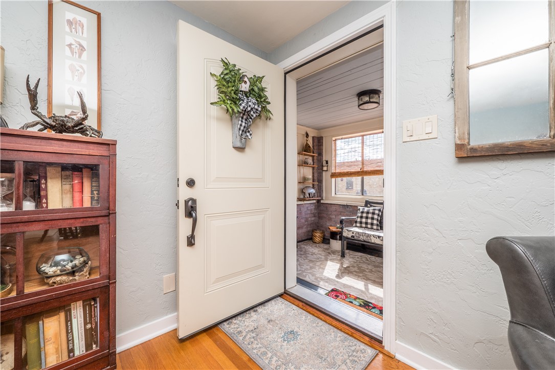 Beechview, Pennsylvania 15216, United States, 3 Bedrooms Bedrooms, ,3 BathroomsBathrooms,Residential,Contingent,230539