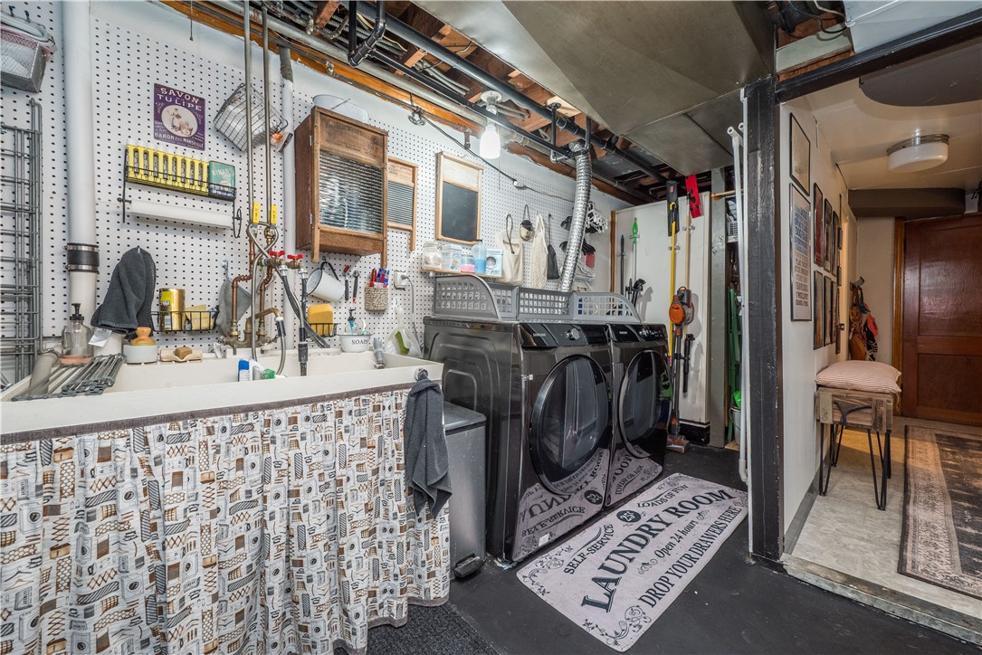 Beechview, Pennsylvania 15216, United States, 3 Bedrooms Bedrooms, ,3 BathroomsBathrooms,Residential,Contingent,230539