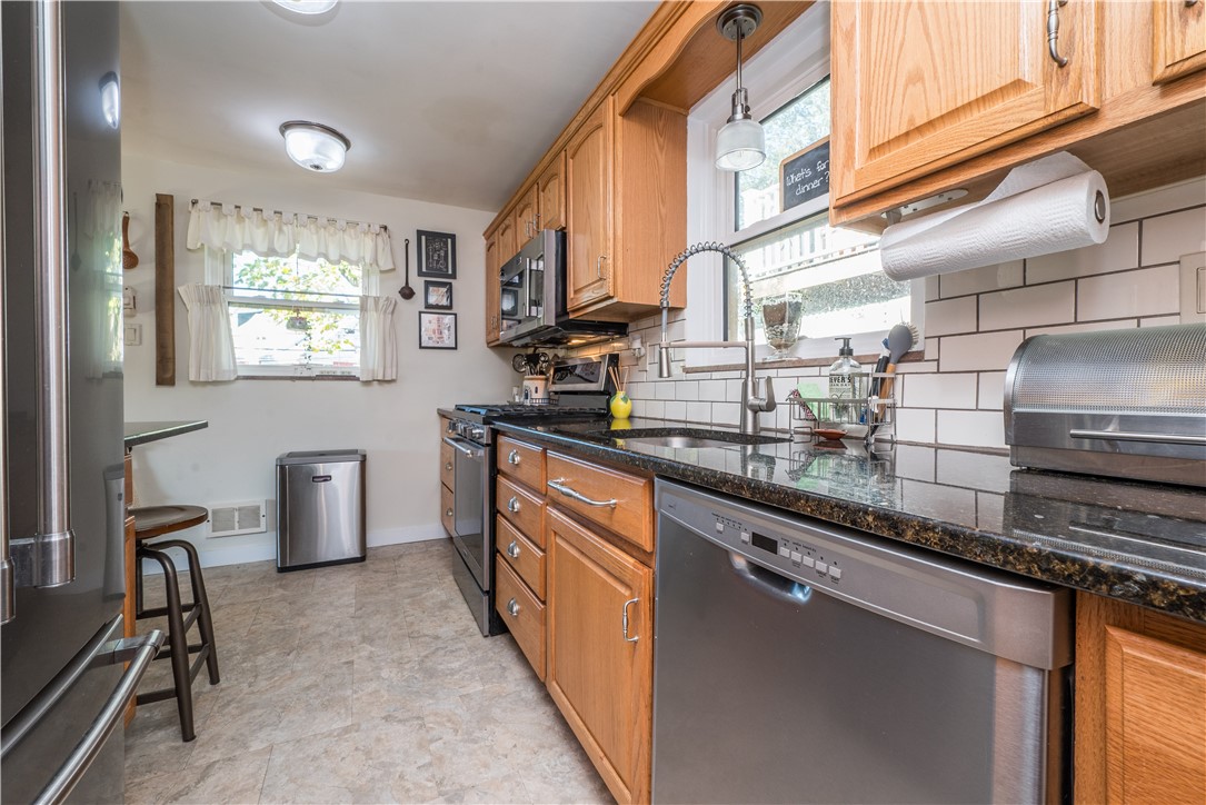 Beechview, Pennsylvania 15216, United States, 3 Bedrooms Bedrooms, ,3 BathroomsBathrooms,Residential,Contingent,230539