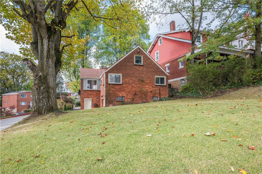 Beechview, Pennsylvania 15216, United States, 3 Bedrooms Bedrooms, ,3 BathroomsBathrooms,Residential,Contingent,230539