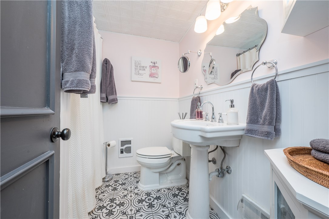 Beechview, Pennsylvania 15216, United States, 3 Bedrooms Bedrooms, ,3 BathroomsBathrooms,Residential,Contingent,230539