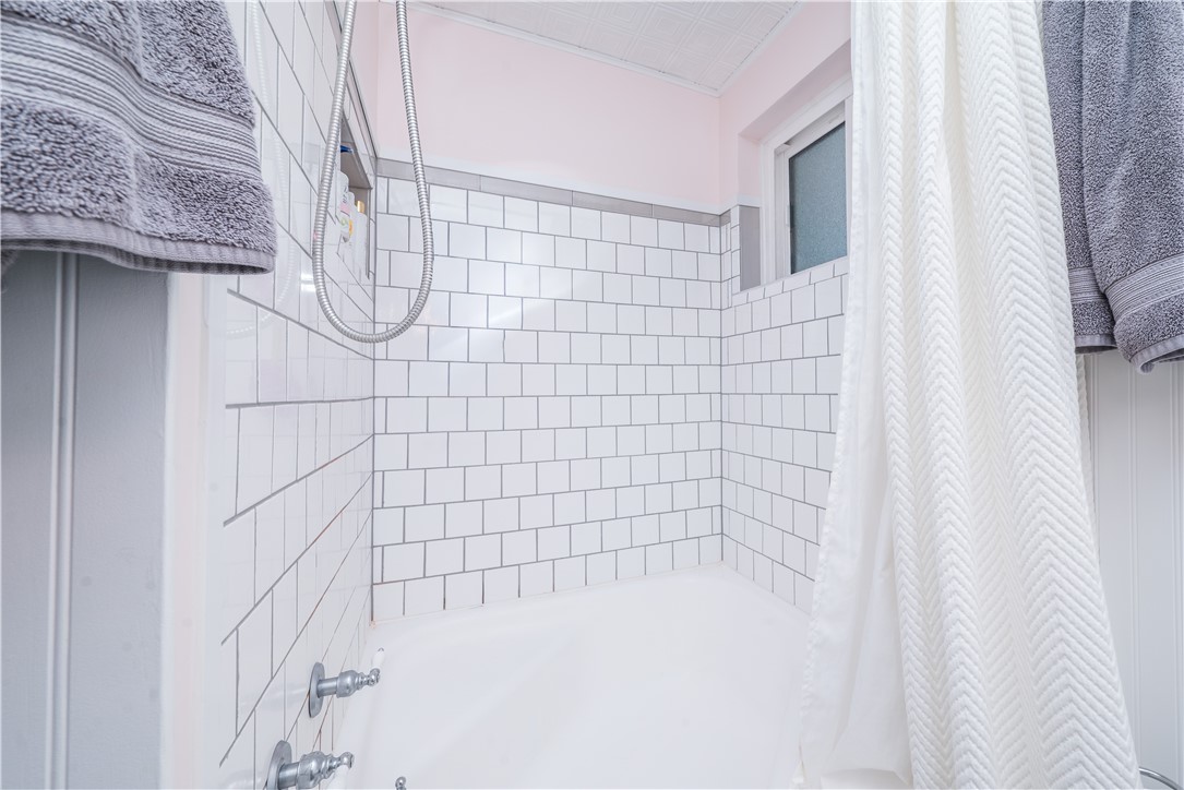 Beechview, Pennsylvania 15216, United States, 3 Bedrooms Bedrooms, ,3 BathroomsBathrooms,Residential,Contingent,230539