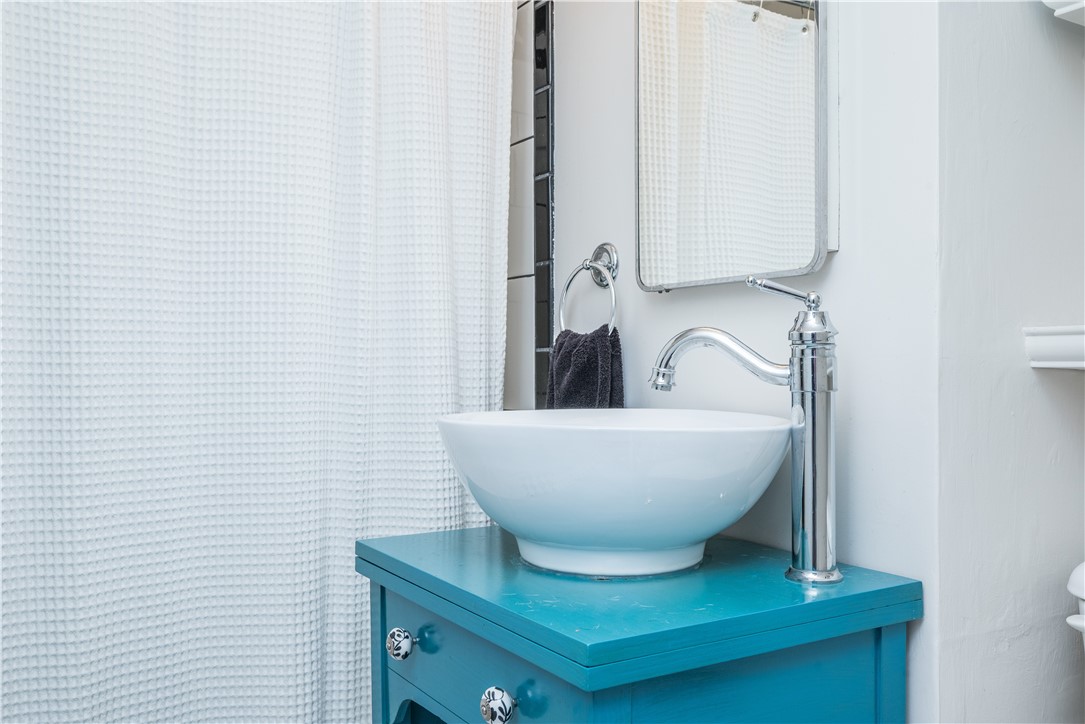 Beechview, Pennsylvania 15216, United States, 3 Bedrooms Bedrooms, ,3 BathroomsBathrooms,Residential,Contingent,230539