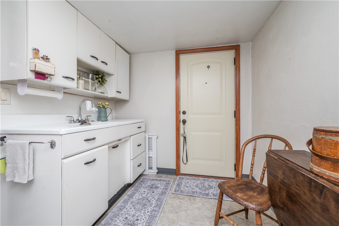 Beechview, Pennsylvania 15216, United States, 3 Bedrooms Bedrooms, ,3 BathroomsBathrooms,Residential,Contingent,230539