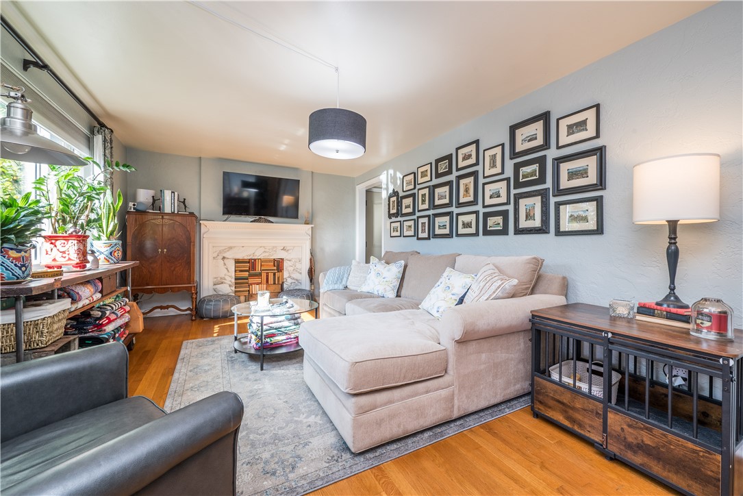 Beechview, Pennsylvania 15216, United States, 3 Bedrooms Bedrooms, ,3 BathroomsBathrooms,Residential,Contingent,230539