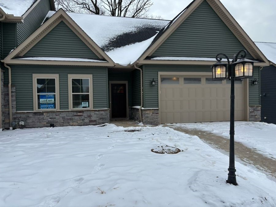 107 Hemingway Lane Ln, Coraopolis, Pennsylvania image 1