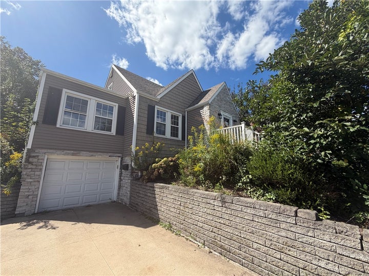 Photo 1 of 4 — 1910 Fawcett Ave, White Oak, PA 15131