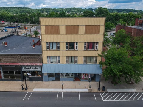 Photo of 528 Lawrence Ave, Ellwood City, PA 16117 (MLS # 1760808)