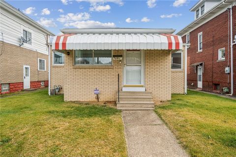 Photo of 1202 Dallas Ave, Natrona Heights, PA 15065 (MLS # 1725605)