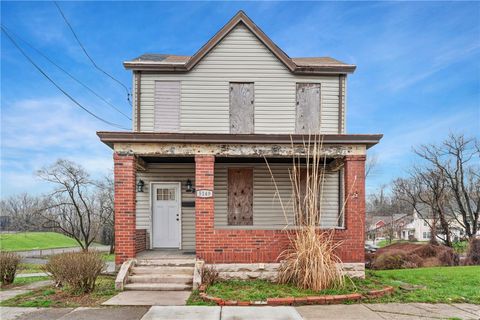 Photo of 5149 Hillcrest St, Pittsburgh, PA 15224 (MLS # 1745524)