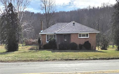 Photo of 599 Western Ave, Canonsburg, PA 15317 (MLS # 1737609)
