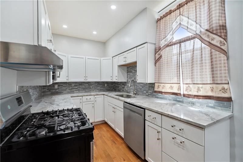1022 4th Ave Ave, Beaver Falls, Pennsylvania image 15