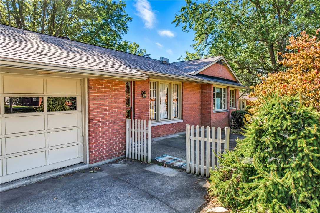 Sharpsville, Pennsylvania 16150, United States, 3 Bedrooms Bedrooms, ,3 BathroomsBathrooms,Residential,Active,223570