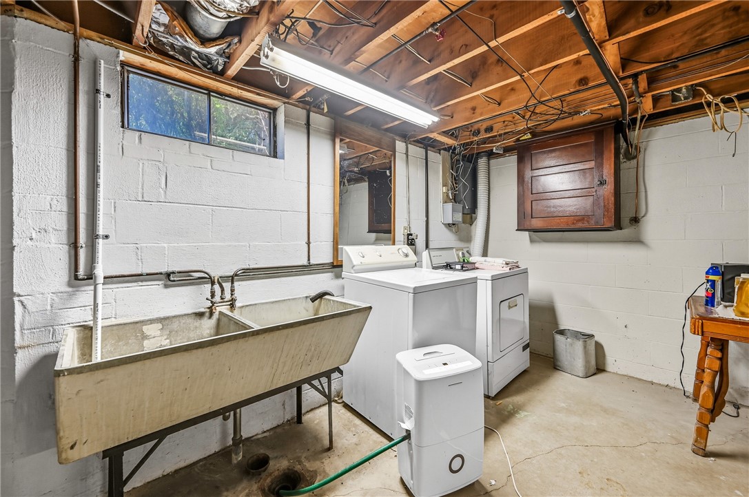 Sharpsville, Pennsylvania 16150, United States, 3 Bedrooms Bedrooms, ,3 BathroomsBathrooms,Residential,Active,223570