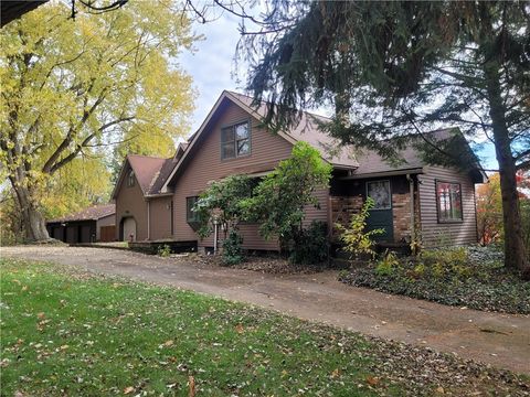 Photo of 983 Cleland Mill Rd, New Castle, PA 16102 (MLS # 1729693)